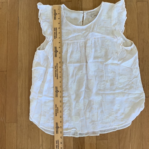 LOFT blouse. - Picture 3 of 7